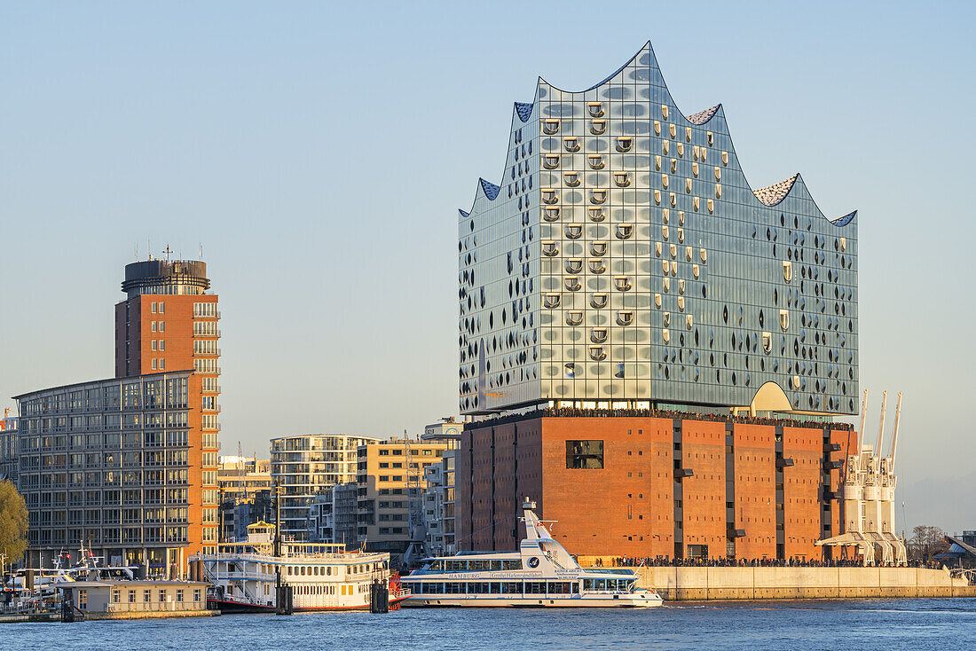 Die Elbphilharmonie an der Elbe in Hamburg, HafenCity, Freie Hansestadt Hamburg, Norddeutschland, Deutschland, Europa