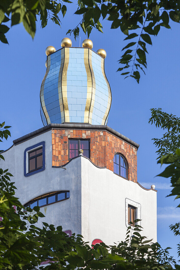 Hundertwasserschule Luther-Melanchthon-Gymnasium in Lutherstadt Wittenberg, Sachsen-Anhalt, Deutschland, Europa