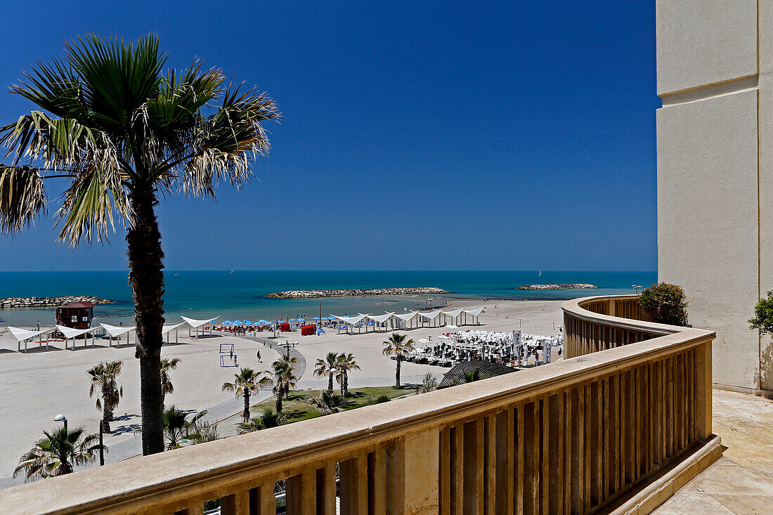 Herziliyah Strand von Hotel und Strand Resort Accadia, Israel gesehen