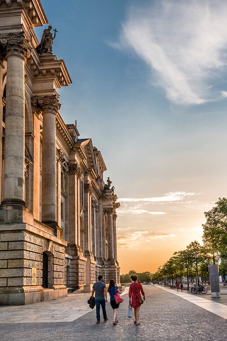 Sunset at thr Reichstag, Berlin, Germany