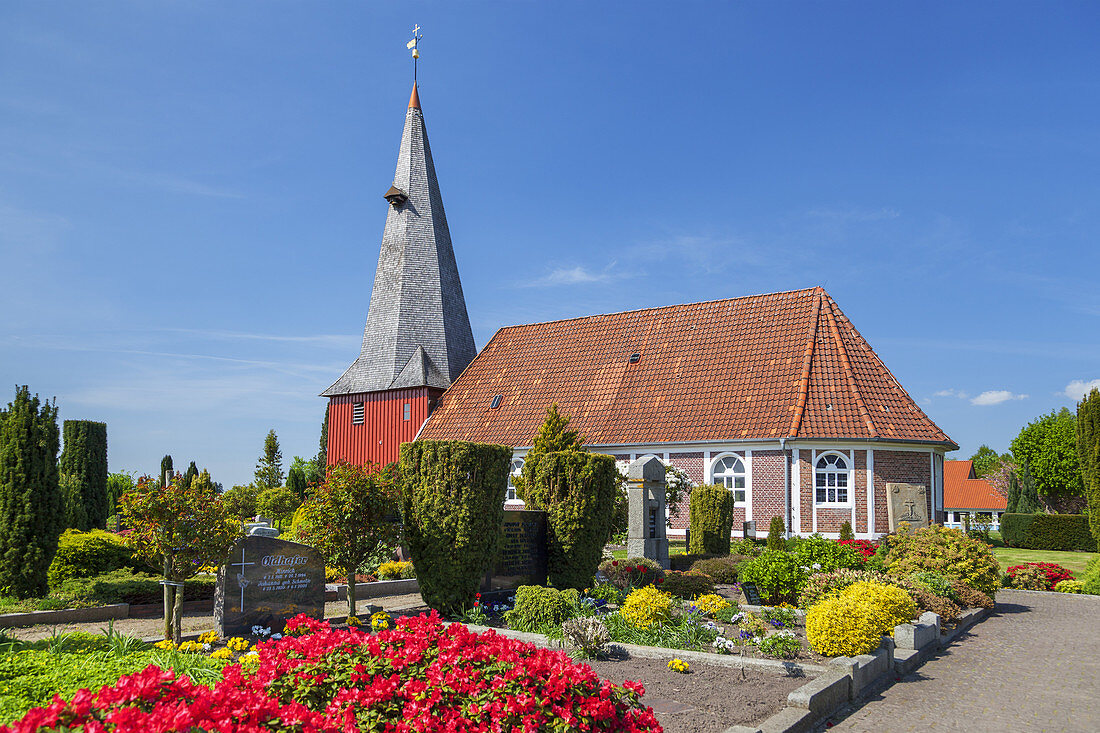 St. Marien-Kirche in Hollern-Twielenfleth, Altes Land, Niedersachsen, Norddeutschland, Deutschland, Europa