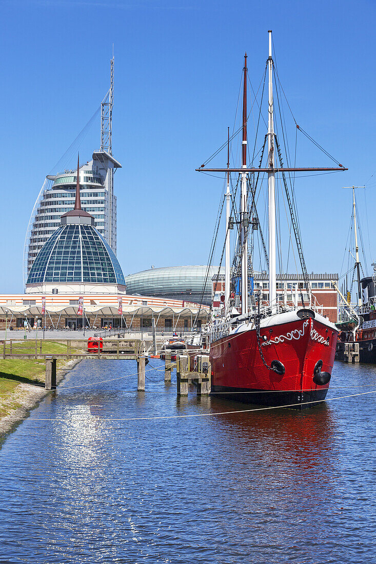 Old harbour with Atlantik Hotel Sail City, Mediterraneo and Klimahaus in the Havenwelt, Bremerhaven, Hanseatic City Bremen, North Sea coast, Northern Germany, Germany, Europe