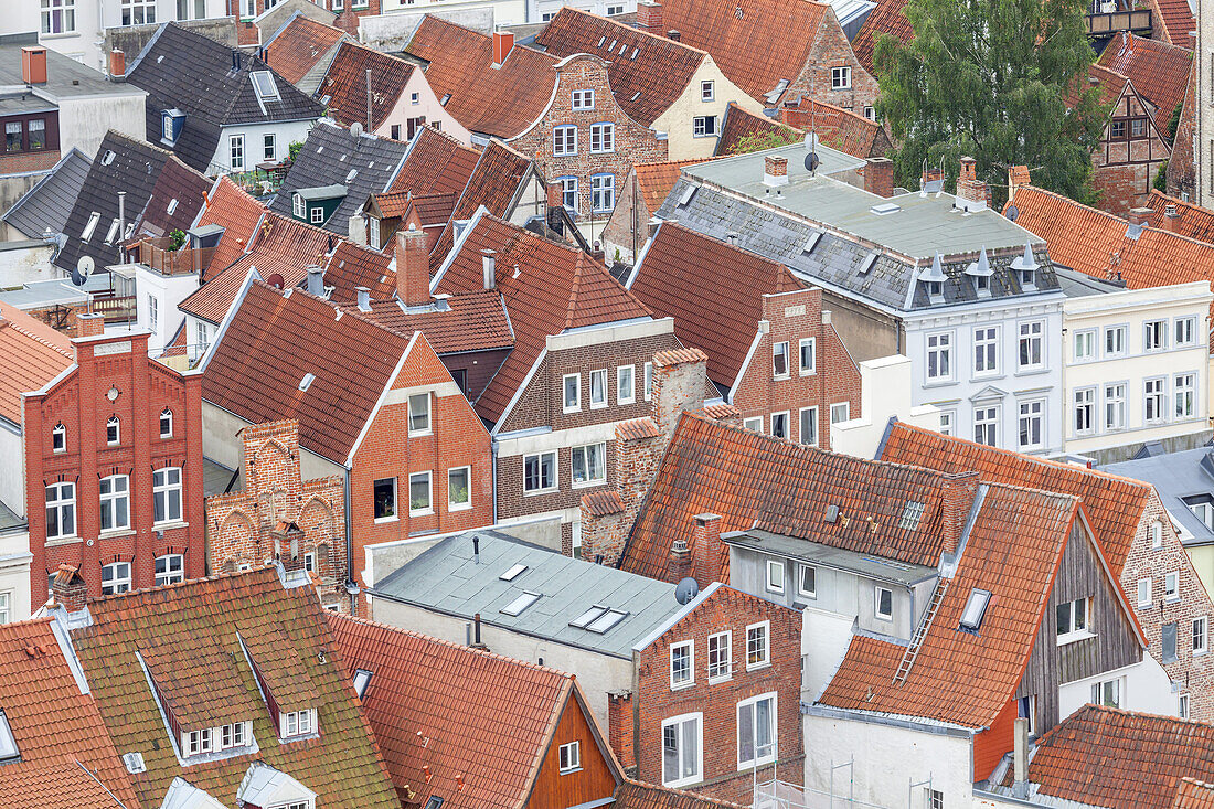 Houses in old town, Hanseatic City Luebeck, Schleswig-Holstein, Northern Germany, Germany, Europe