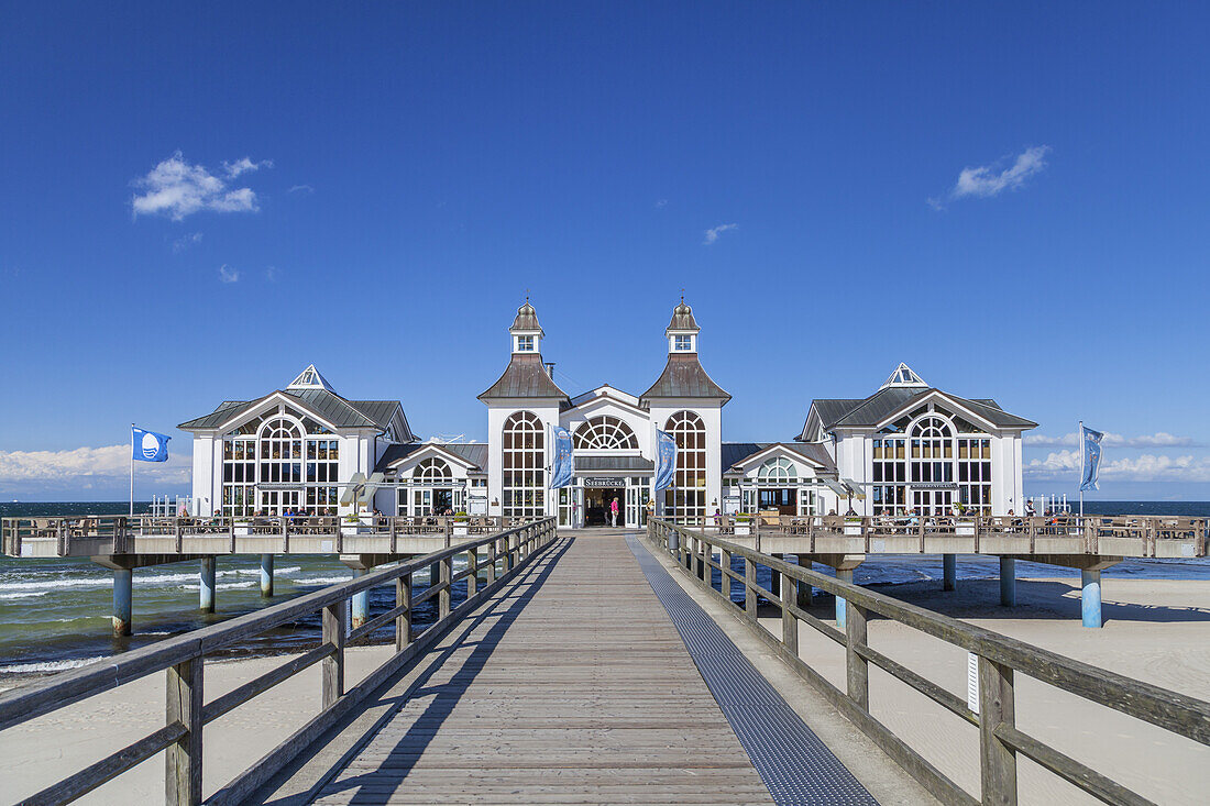 Pier in Baltic resort Sellin, Island Ruegen, Baltic Sea coast, Mecklenburg-Western Pomerania, Northern Germany, Germany, Europe