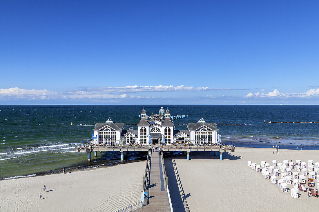 Seebrücke im Ostseebad Sellin, Insel Rügen, Ostseeküste, Vorpommern, Mecklenburg-Vorpommern, Norddeutschland, Deutschland, Europa