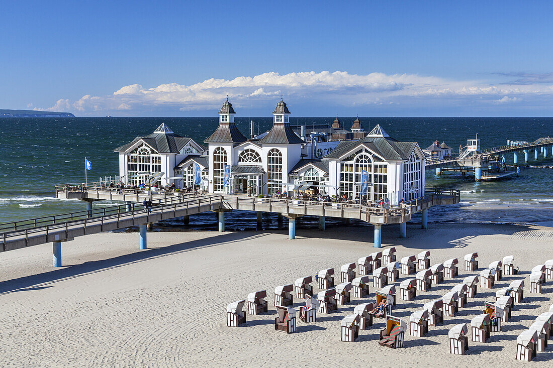 Pier in Baltic resort Sellin, Island Ruegen, Baltic Sea coast, Mecklenburg-Western Pomerania, Northern Germany, Germany, Europe