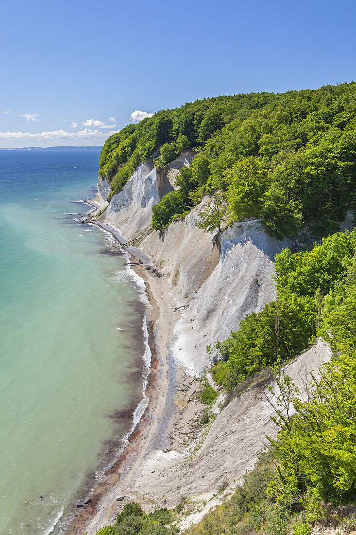 Blick von der Ernst-Moritz-Arndt-Sicht auf die Kreideküste, Sassnitz, Halbinsel Jasmund, Insel Rügen, Ostseeküste, Vorpommern, Mecklenburg-Vorpommern, Norddeutschland, Deutschland, Europa