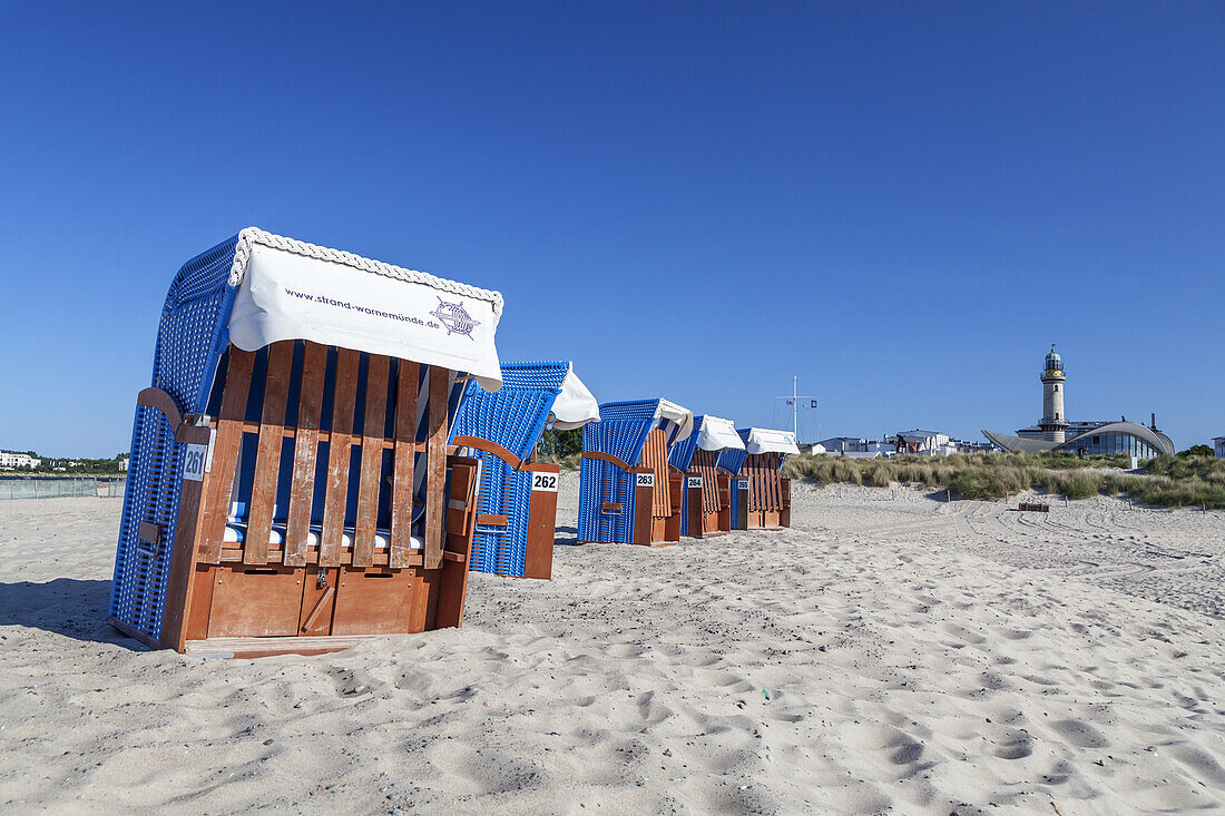 Old Lighthouse and beach, Baltic Sea resort Warnemuende, Hanseatic City Rostock, Baltic Sea coast, Mecklenburg-Western Pomerania, Northern Germany, Germany, Europe