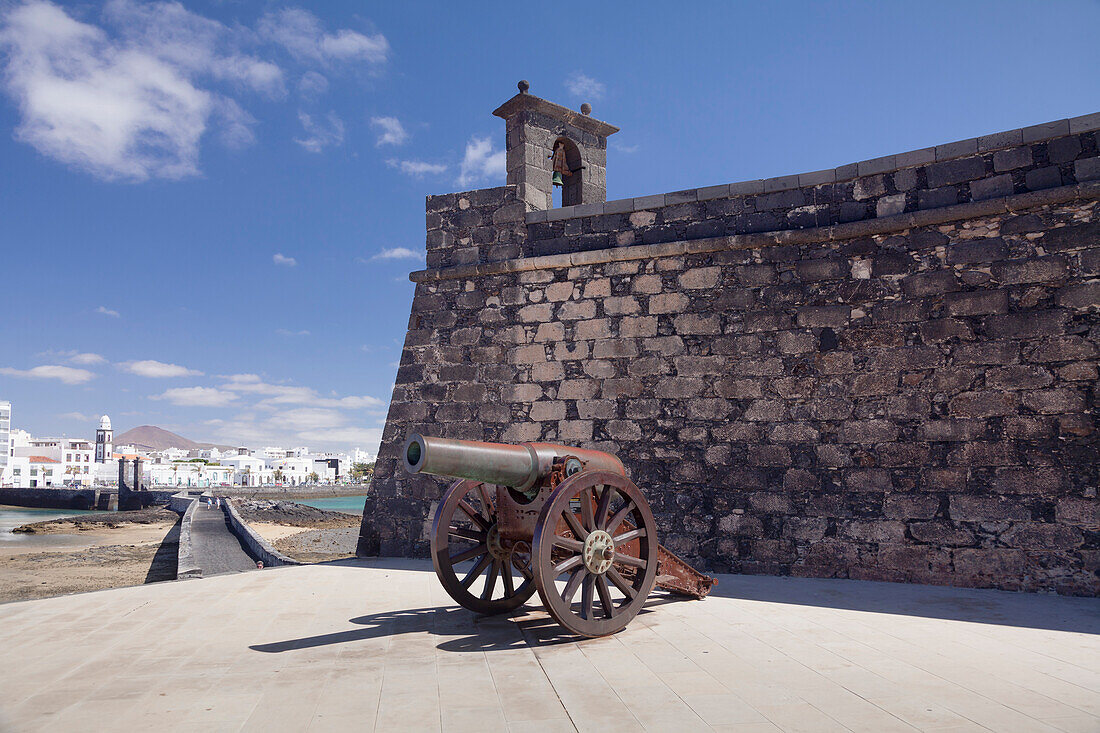 Castillo de San Gabriel fortress, guns, Arrecife, Lanzarote, Canary Islands, Spain, Atlantic, Europe