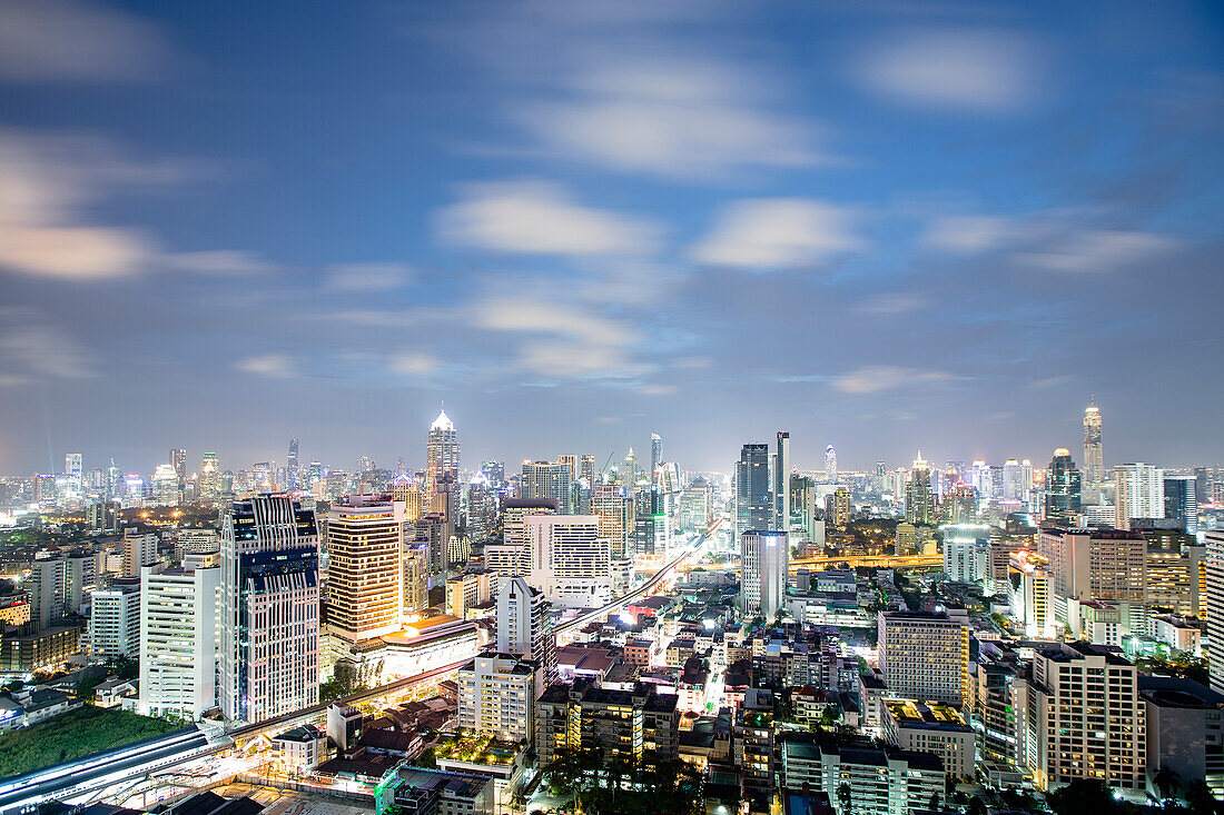 Stadt Skyline in der Nacht, Bangkok, Thailand, Südostasien, Asien
