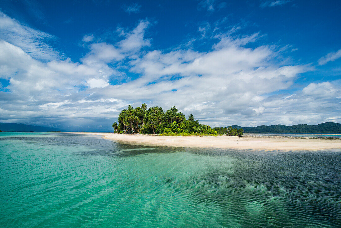 Türkis Wasser und weißen Sandstrand, Weiße Insel, Buka, Bougainville, Papua Neuguinea, Pazifik
