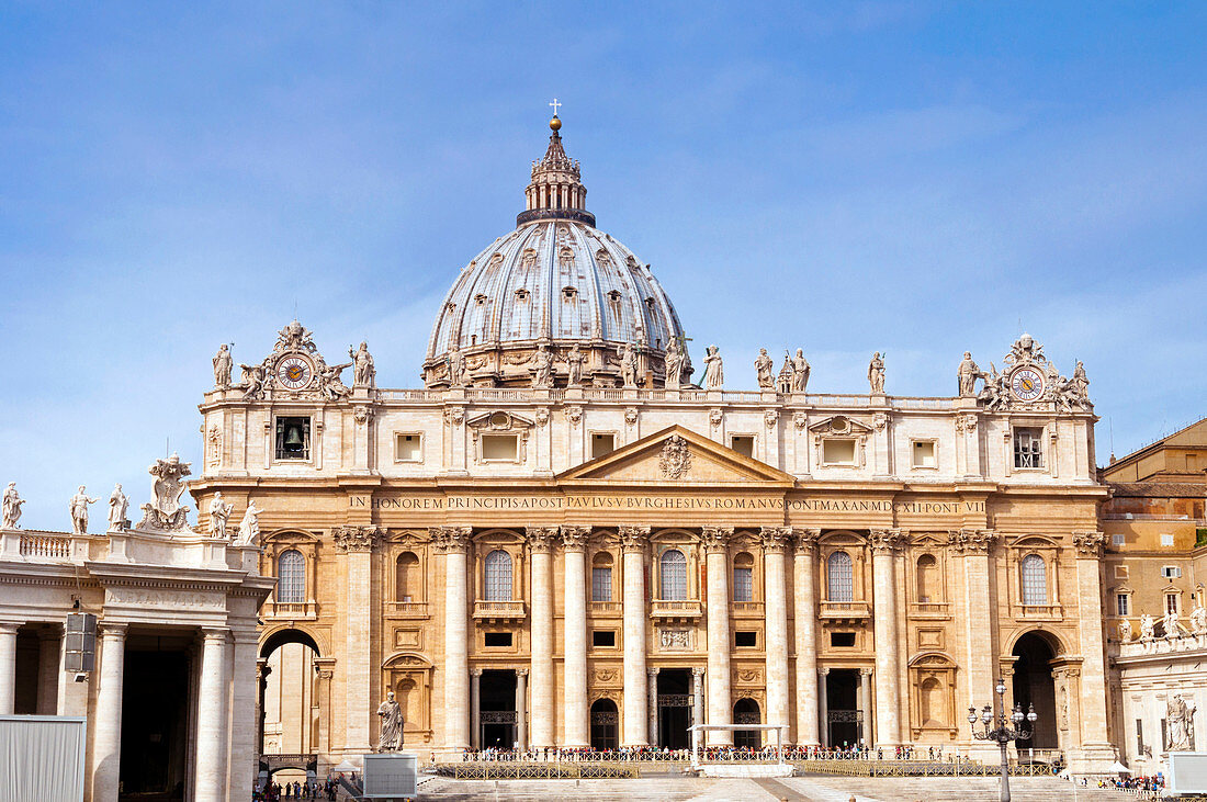 Fassade des Petersdoms, Piazza San Pietro, Vatikanstadt, UNESCO Weltkulturerbe, Rom, Lazio, Italien, Europa