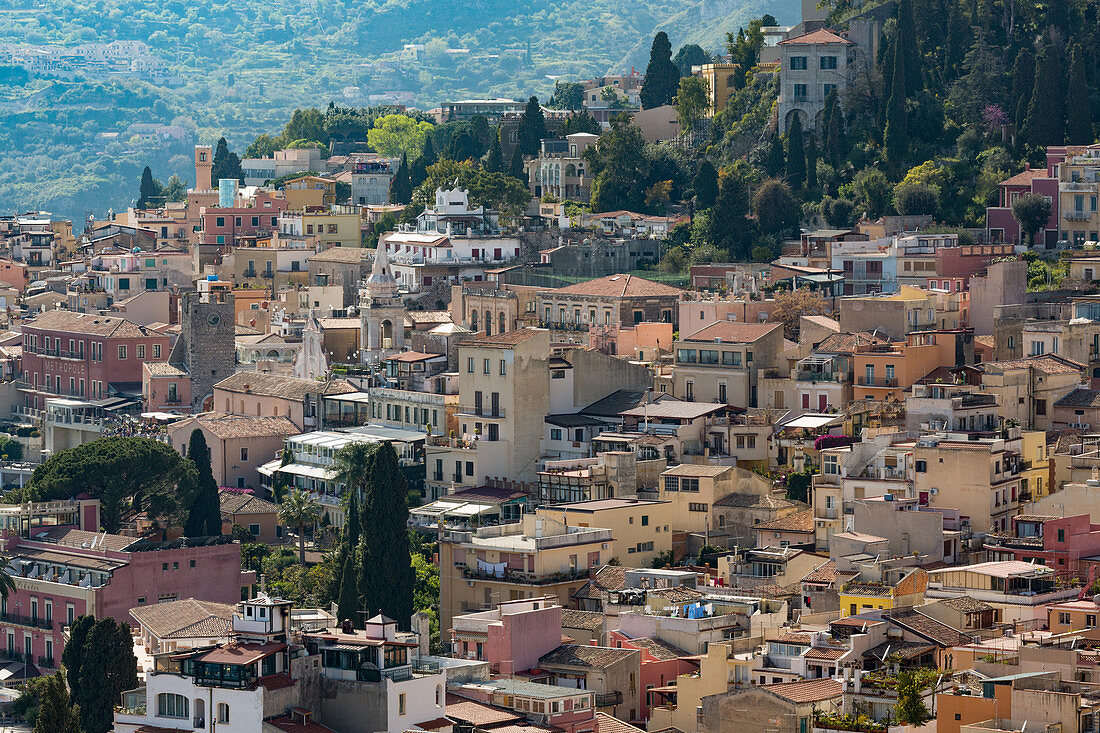 Blick auf die Hügelstadt Taormina, Sizilien, Italien, Mittelmeer, Europa