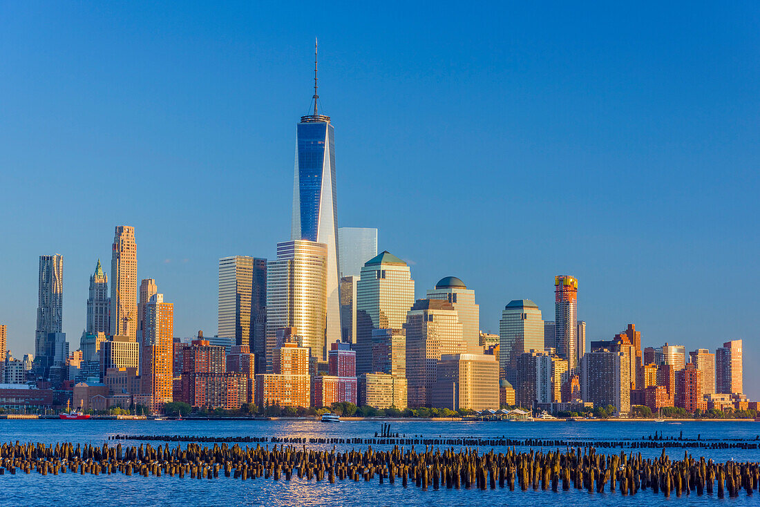 New York skyline, Manhattan, Lower Manhattan and World Trade Center, Freedom Tower across Hudson River, New York State, United States of America, North America