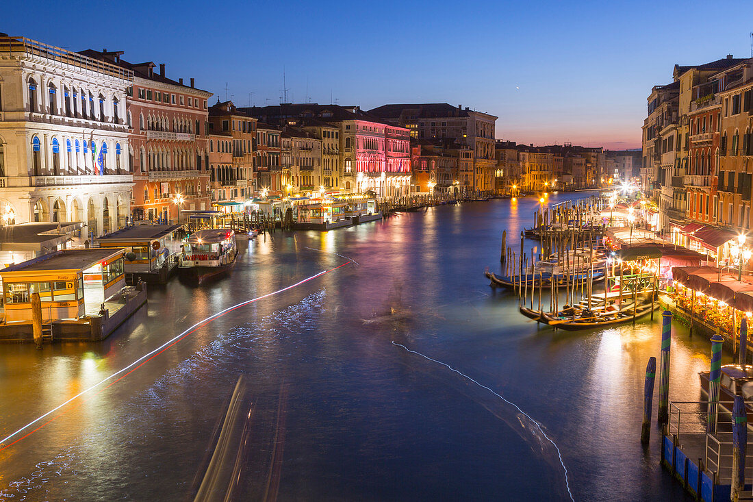 Grand Canal in der Dämmerung, Venedig, UNESCO Weltkulturerbe, Venetien, Italien, Europa
