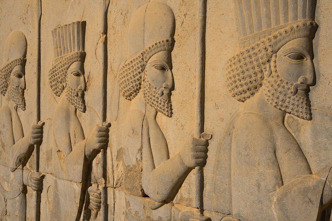 Geschnitzte Erleichterung der königlichen persischen Garde, Apadana Palast, Persepolis, UNESCO Weltkulturerbe, Iran, Mittlerer Osten