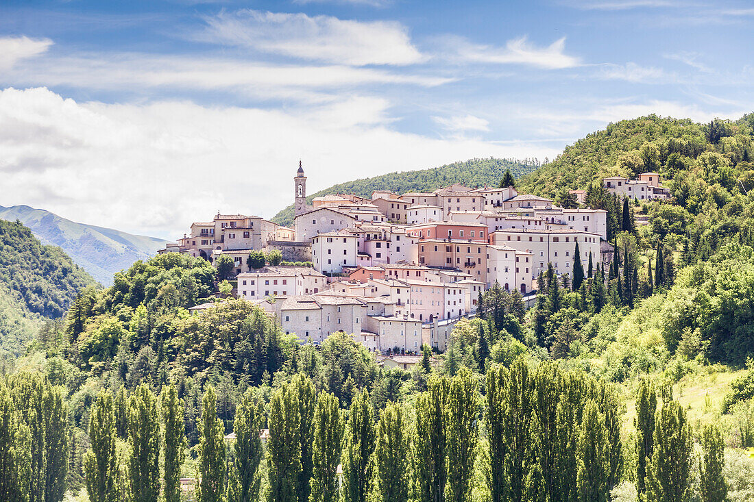 The village of Preci in the Monti Sibillini National Park, Umbria, Italy, Europe