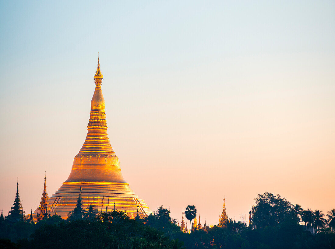 Shwedagon Pagoda, the most sacred Buddhist pagoda in Myanmar, Yangon (Rangoon), Myanmar (Burma), Asia