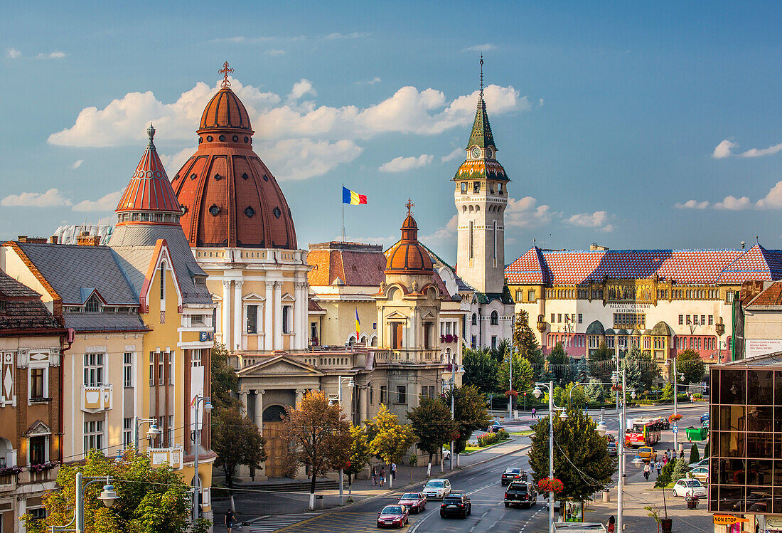 Rumänien, Targu Mures Stadt, Skyline der Stadt.