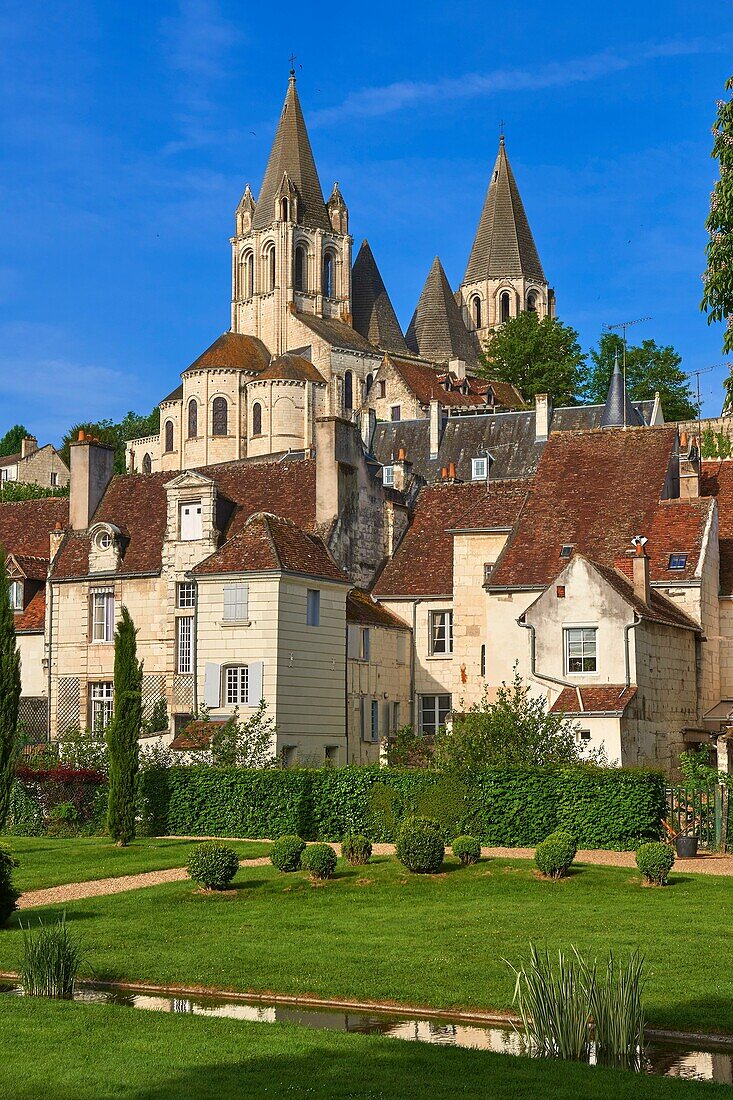 Loches, Saint Ours Church, Indre-et-Loire, Touraine, Pays de la Loire, Loire Valley, UNESCO World Heritage Site, France.