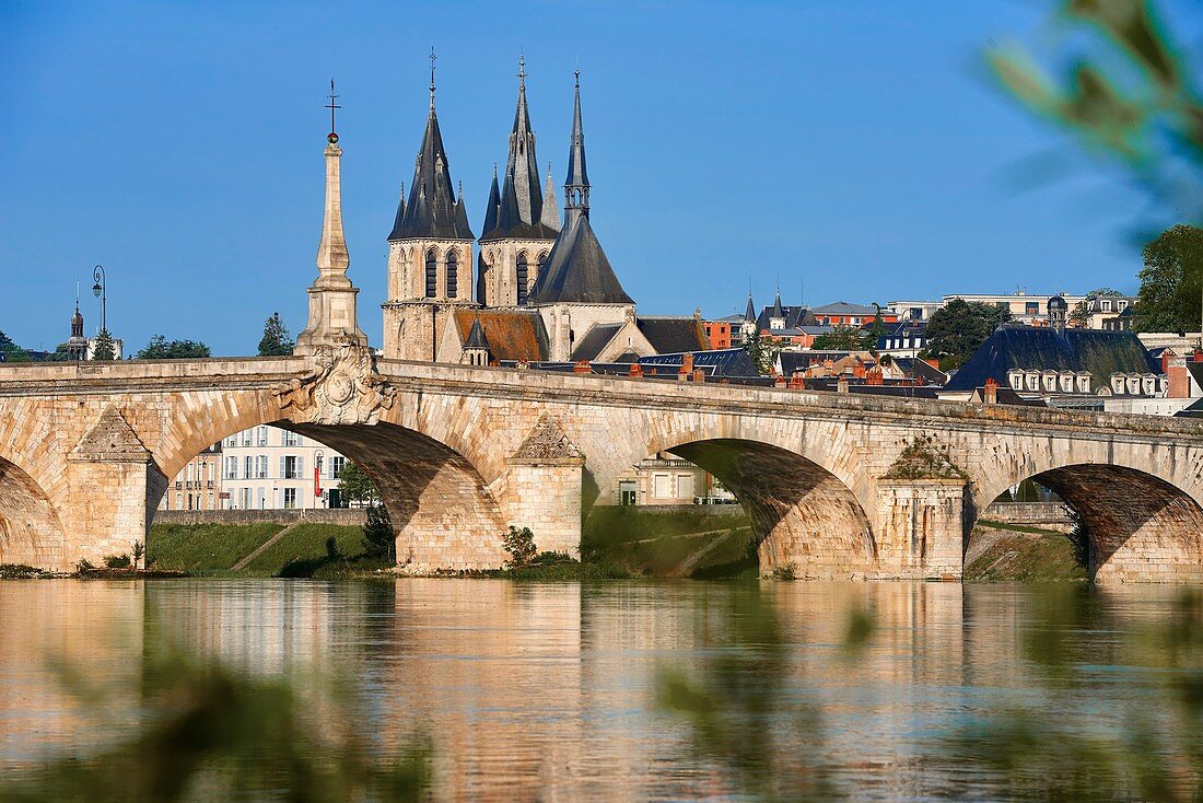 Blois, Loire River, Saint Nicolas Church, Jacques Gabriel Bridge, Pont Jacques Gabriel, Loire et Cher, Pays de la Loire, Loire Valley, UNESCO World Heritage Site, France.