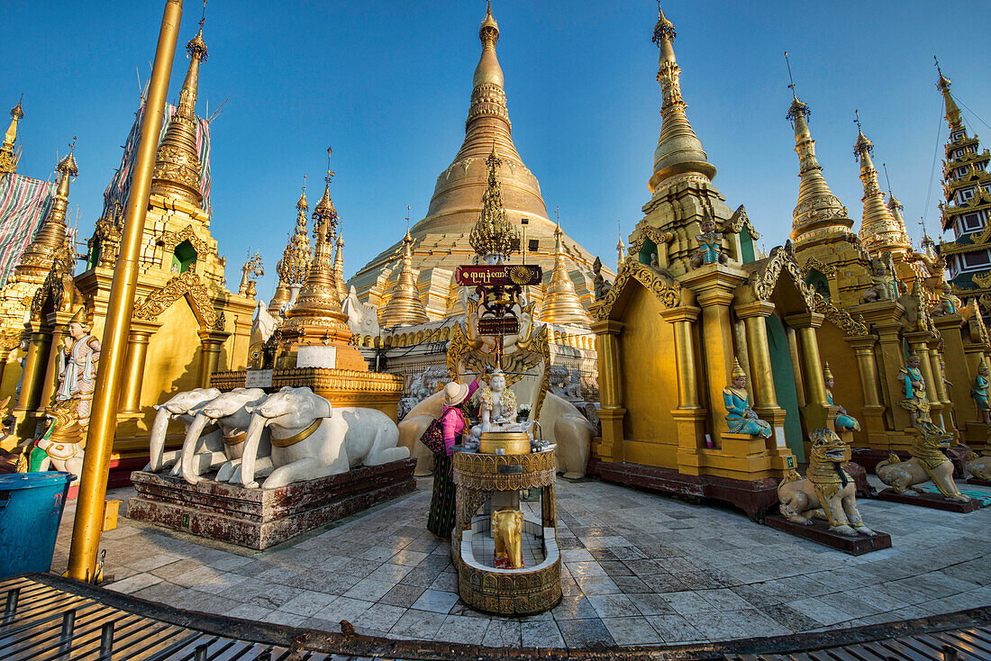 Golden Shwedagon Paya, the holiest pilgrimage site in Yangon, Myanmar.