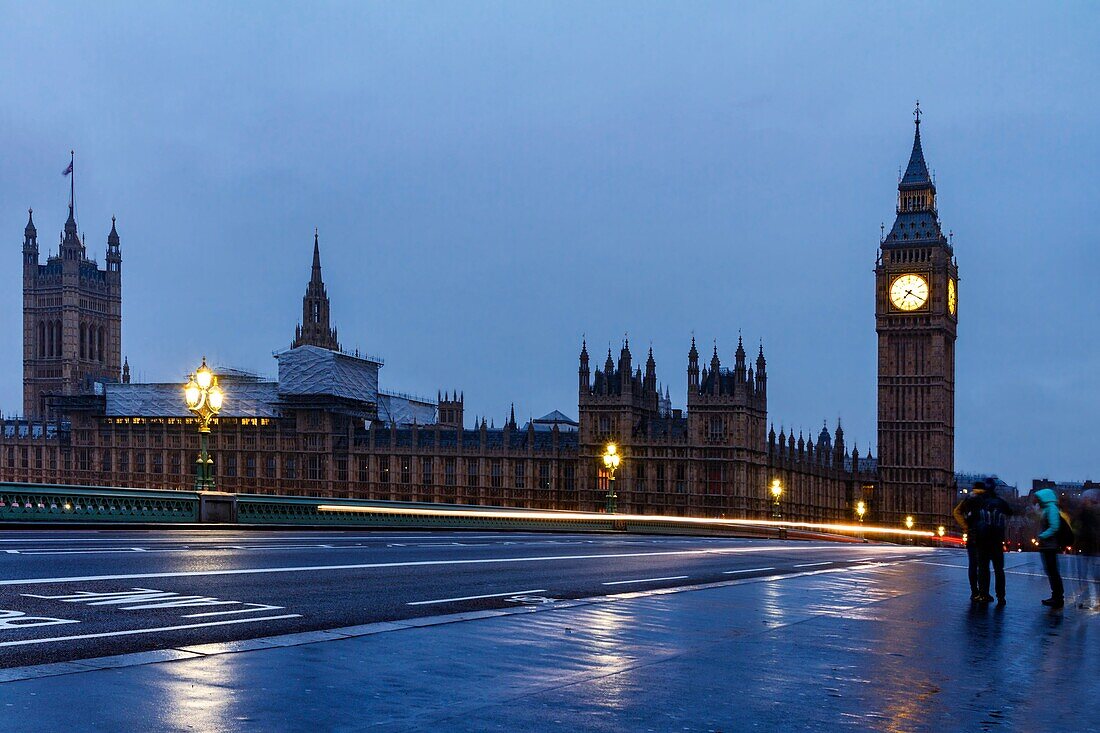 Big Ben and Palace of Westminster at night. London, United Kiingdom.