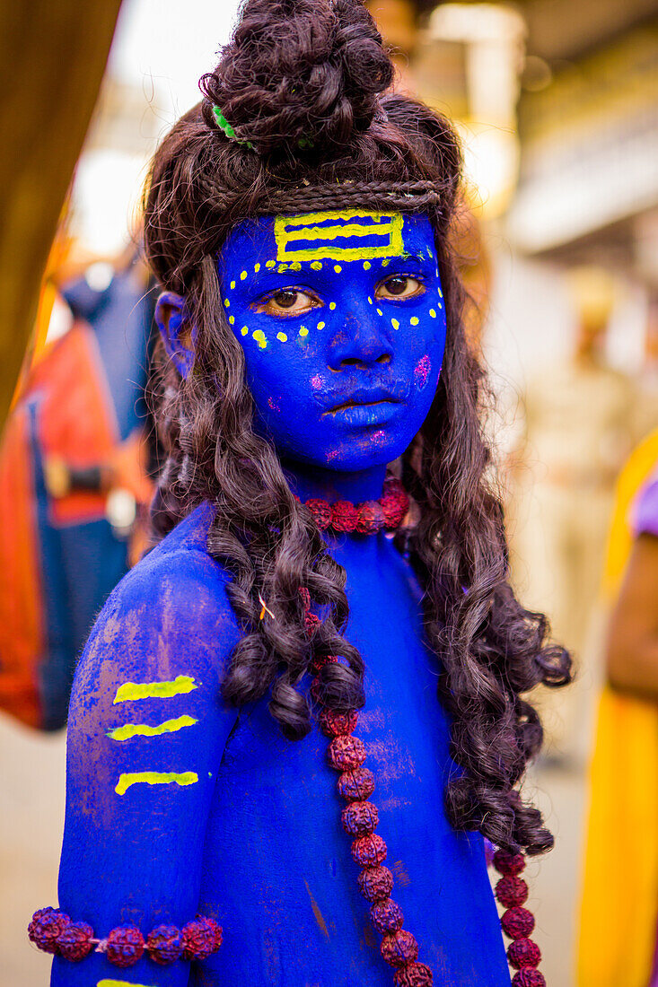 Gemalter Junge auf der Pushkar Kamel Messe, Pushkar, Rajasthan, Indien, Asien