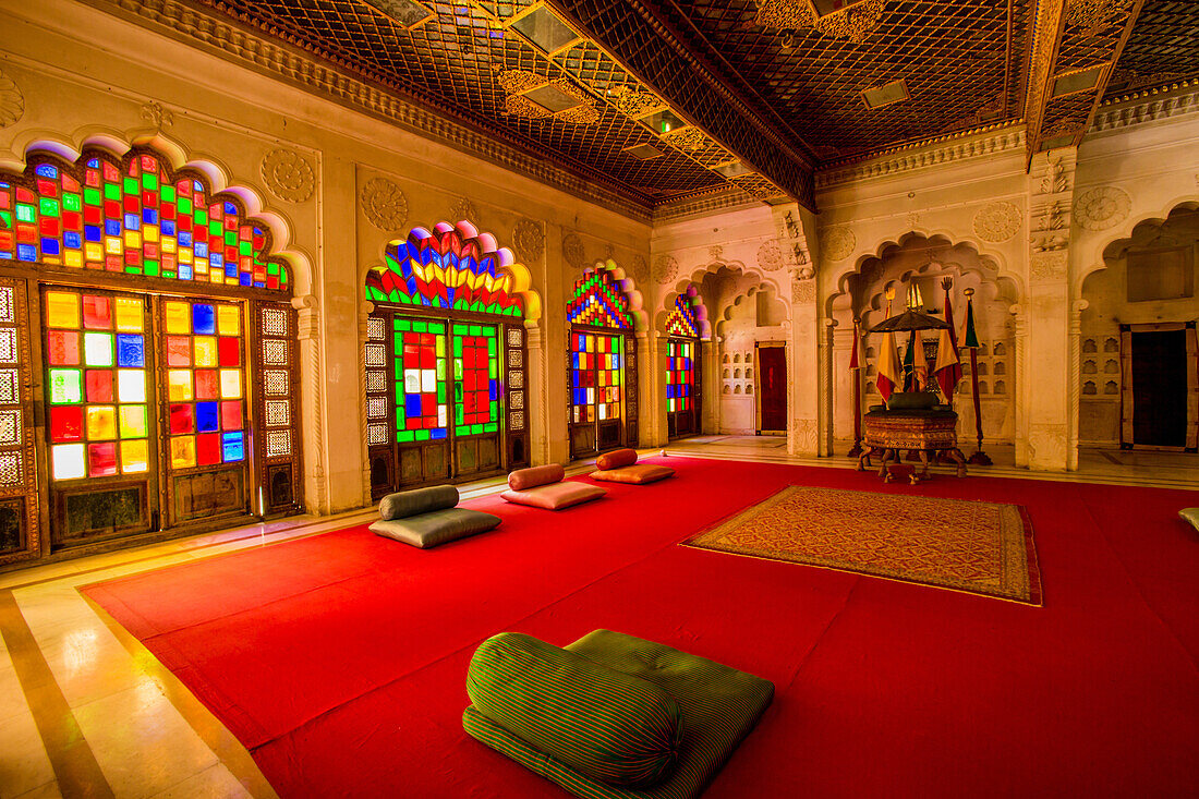 Das Maharaja-Wohnzimmer im Mehrangarh Fort in Jodhpur, die Blaue Stadt, Rajasthan, Indien, Asien