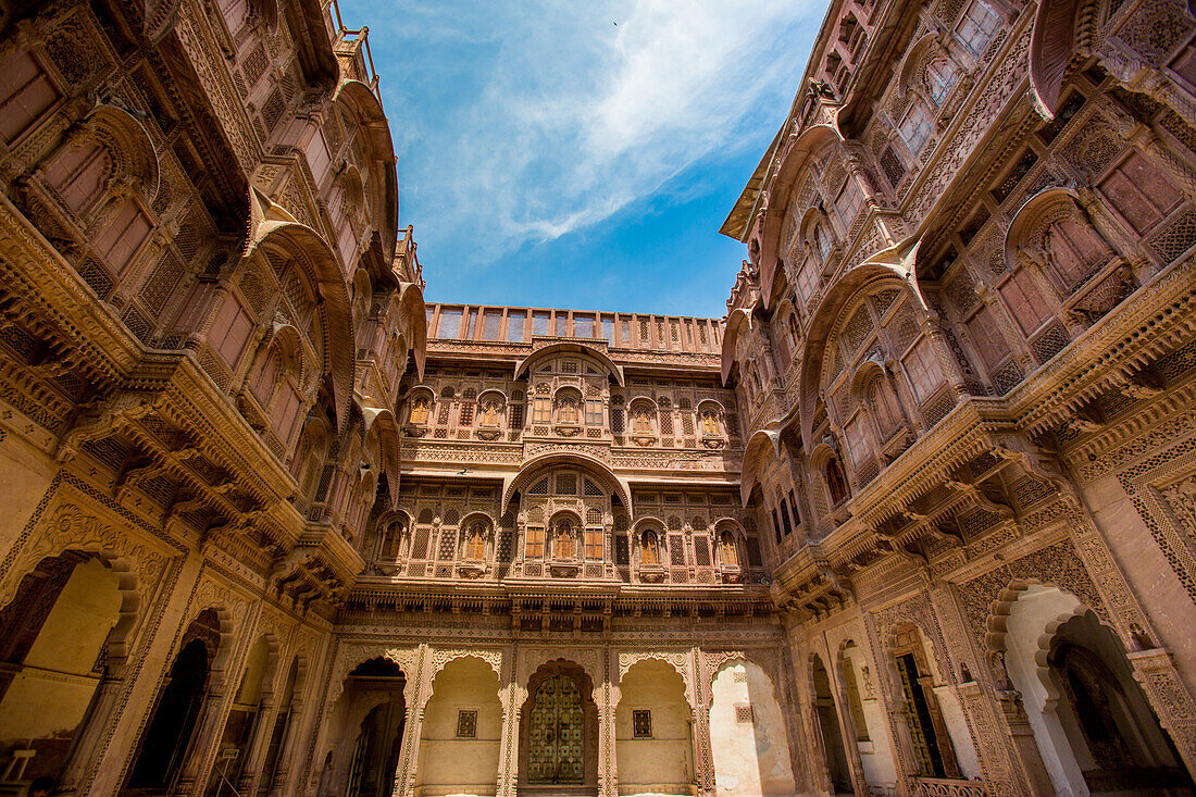 Inner courtyard of the Mehrangarh Fort in Jodhpur, the Blue City, Rajasthan, India, Asia