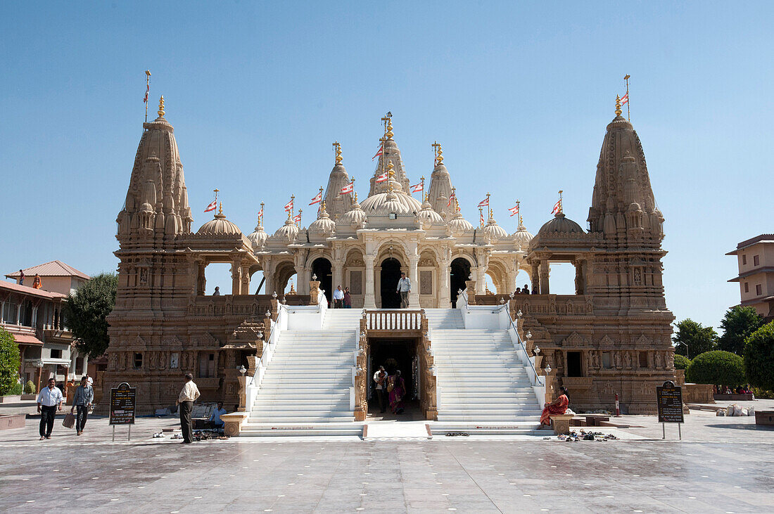 Der geschnitzte weiße Marmor Jain Swaminarayan Tempel, Gondal, Gujarat, Indien, Asien