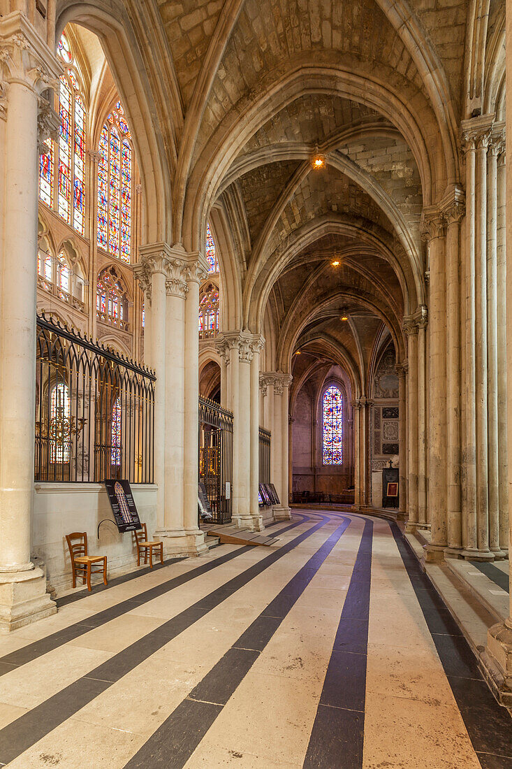 Innenansicht der Kathedrale von Saint Gatien, Touren, Indre-et-Loire, Zentrum, Frankreich, Europa