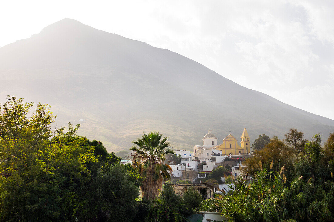 Stromboli Stadt, Insel Stromboli, Liparische Inseln, Äolische Inseln, Tyrrhenisches Meer, Mittelmeer, Italien, Europa