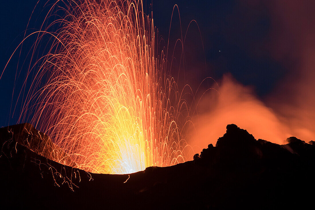 Eruption of Stromboli Volcano, 16.10.2016, Stromboli Island, Aeolian Islands, Lipari Islands, Tyrrhenian Sea, Mediterranean Sea, Italy, Europe