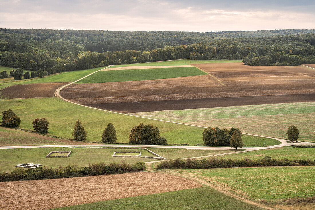 Überreste einer römischen Siedlung ''Villa Rustica'' am Riegelberg im GEO Park Nördlinger Ries, Großraum Nördlingen, Bayern, Deutschland