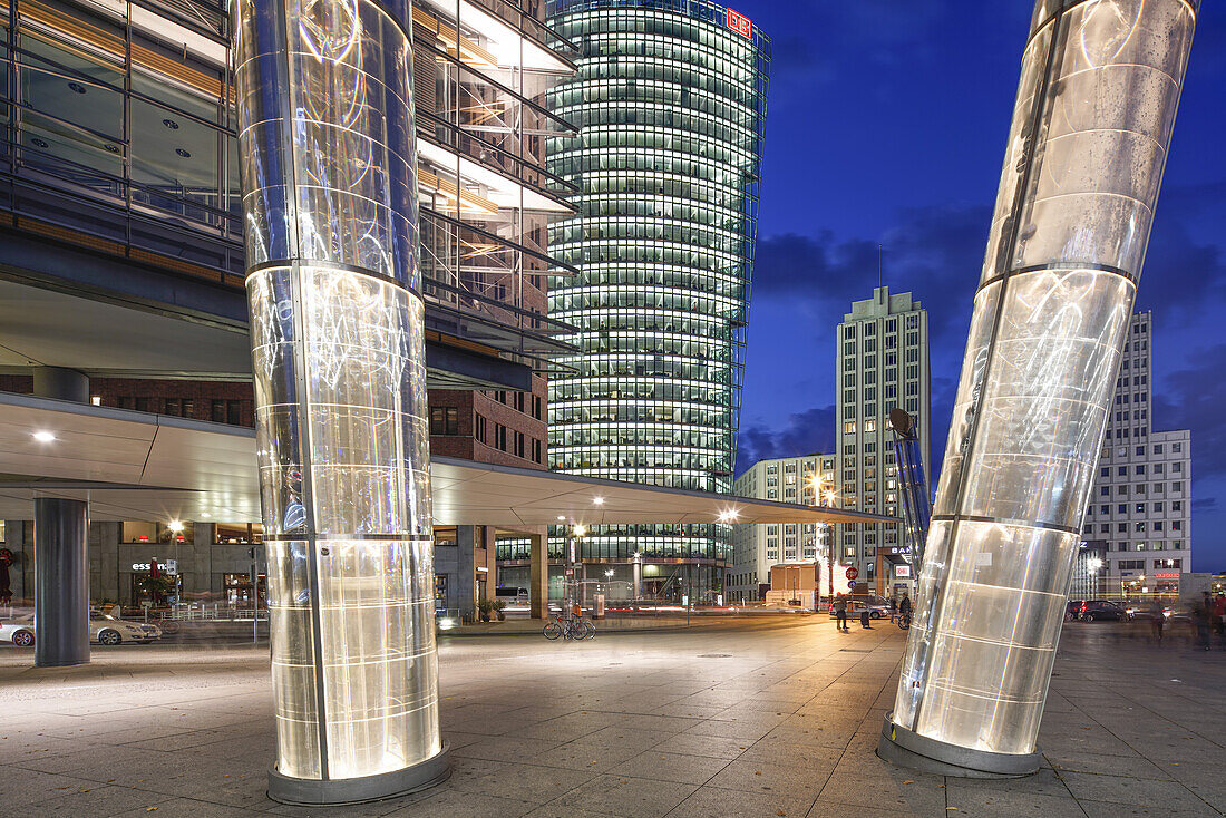 Potsdamer Platz, Heliobus Light Pipes, DB Tower, Beisheim Center, Berlin Mitte, Deutschland
