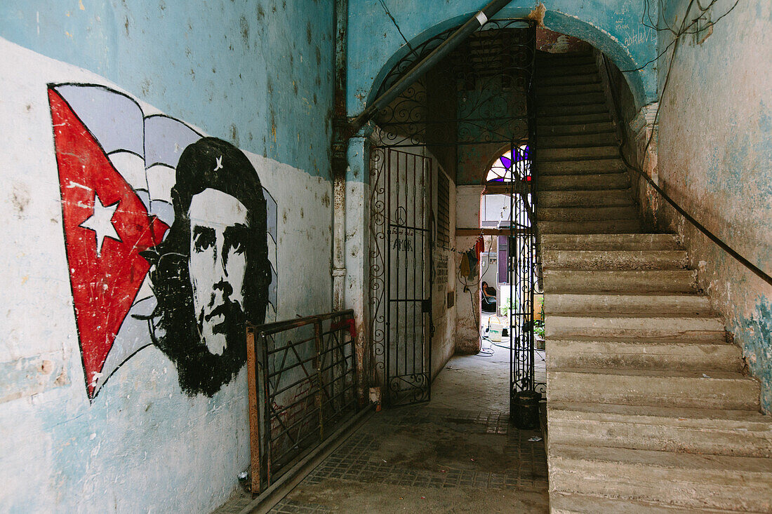 House entrance in La Havana Vieja, Havana, Cuba