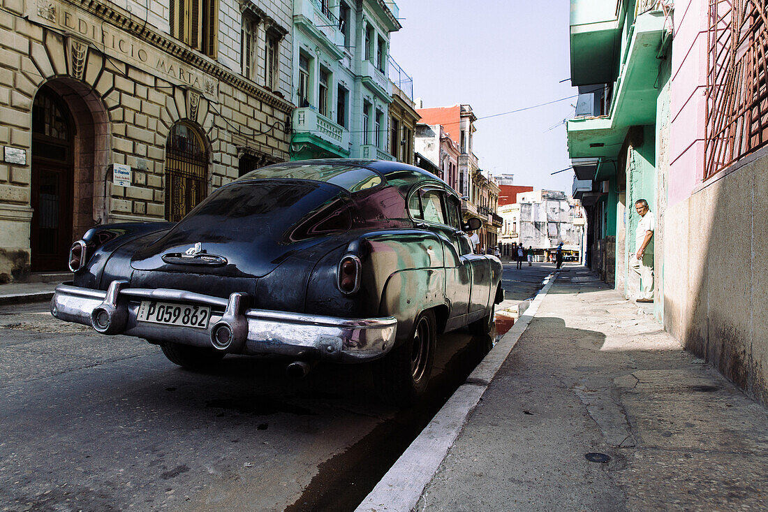 Die alten Autos in La Havana Vieja, Havana, Kuba