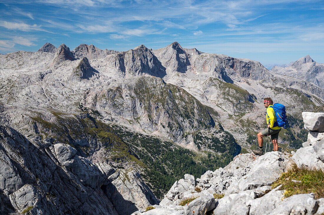 Steinernes Meer, seen from Grosses Teufelshorn with hiker, Berchtesgaden National Park, Berchtesgadener Land, Bavaria, Germany, Europe