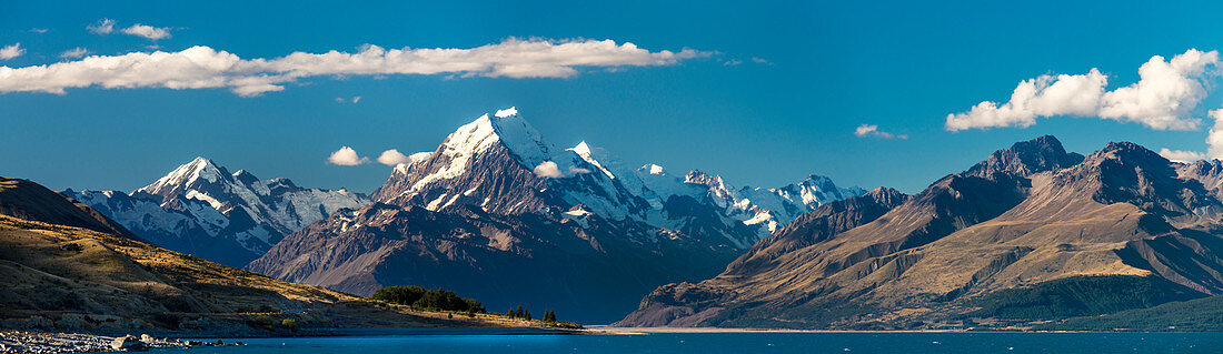 Mt Cook, Aoraki and Lake Pukaki, Mackenzie, Canterbury, New Zealand Alps, South Island, New Zealand, Oceania