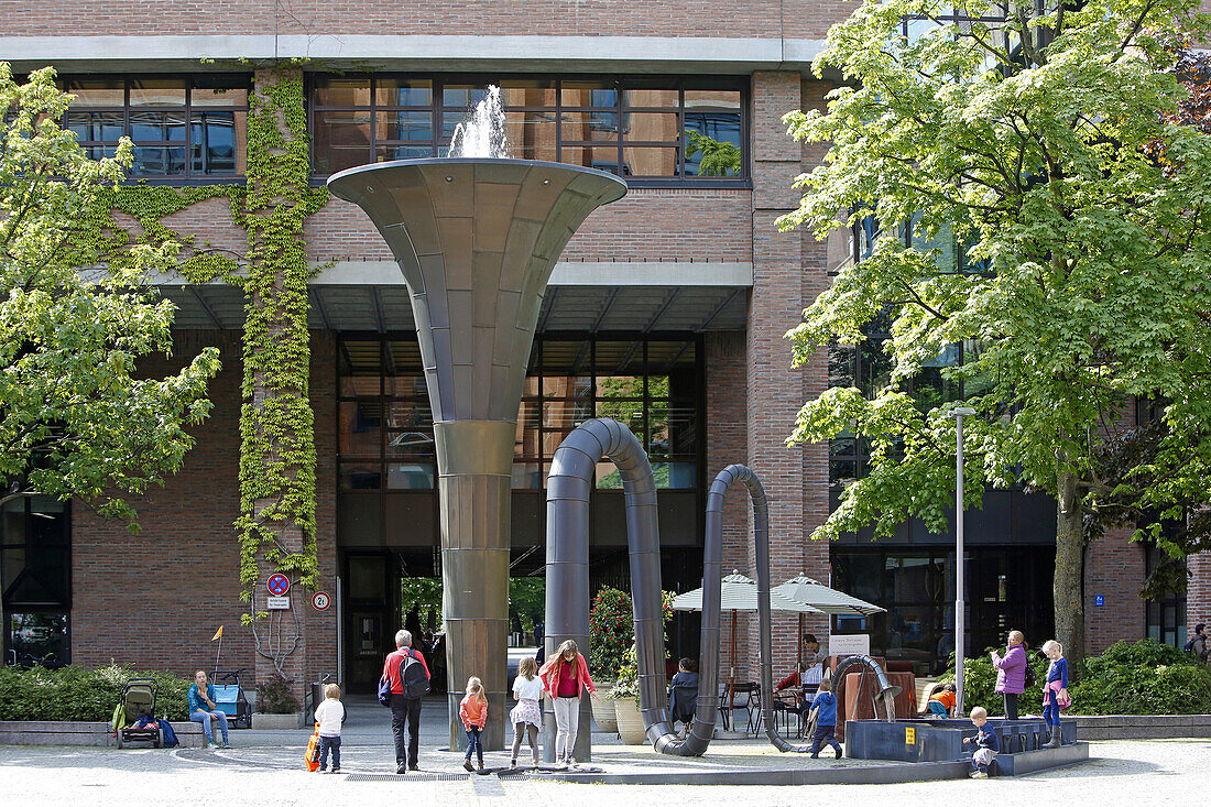 Erich-Schulze-Fountain, also called GEMA fountain, Gasteig, Haidhausen, Munich, Upper Bavaria, Bavaria, Germany