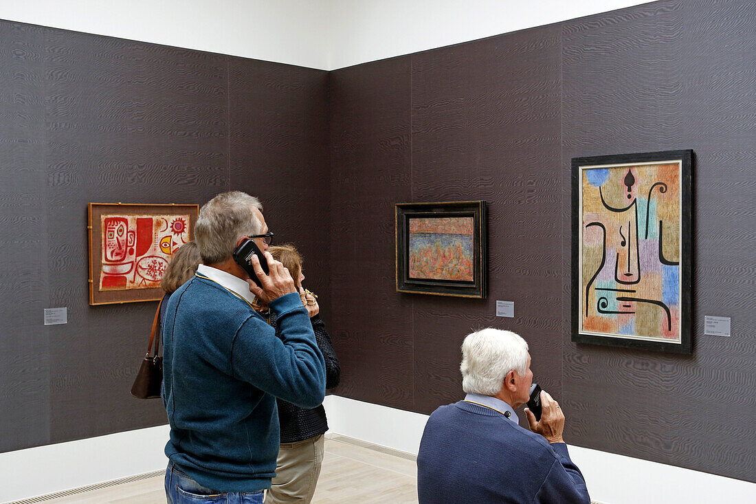 Visitors of a gallery in Lenbachhaus, Maxvorstadt, Munich, Upper Bavaria, Bavaria, Germany