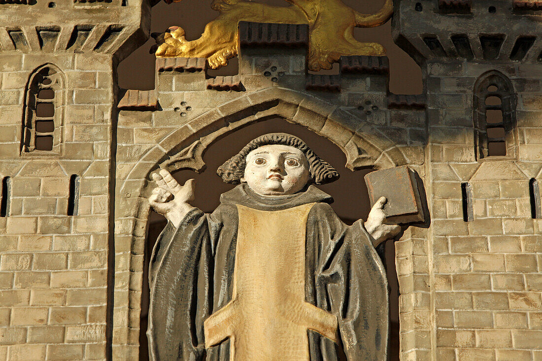 Detail of Muenchner Kindl in the facade of the new city hall, Marienplatz, Munich, Upper Bavaria, Bavaria, Germany