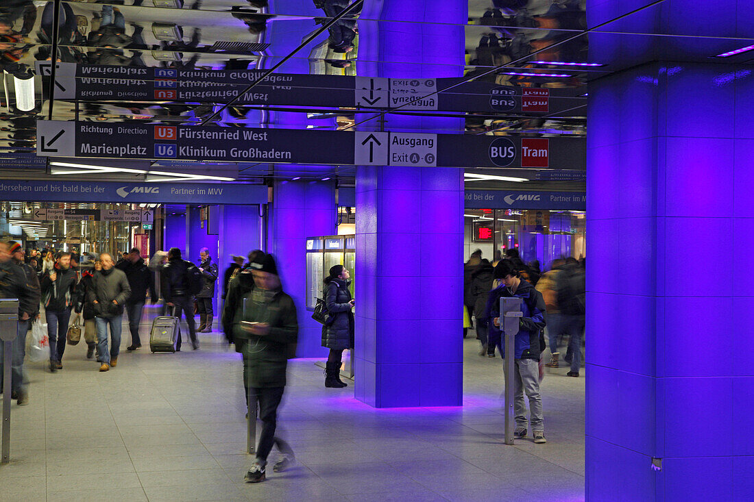 Zugang zur U-Bahn Station Münchner Freiheit, Schwabing, München, Oberbayern, Bayern, Deutschland