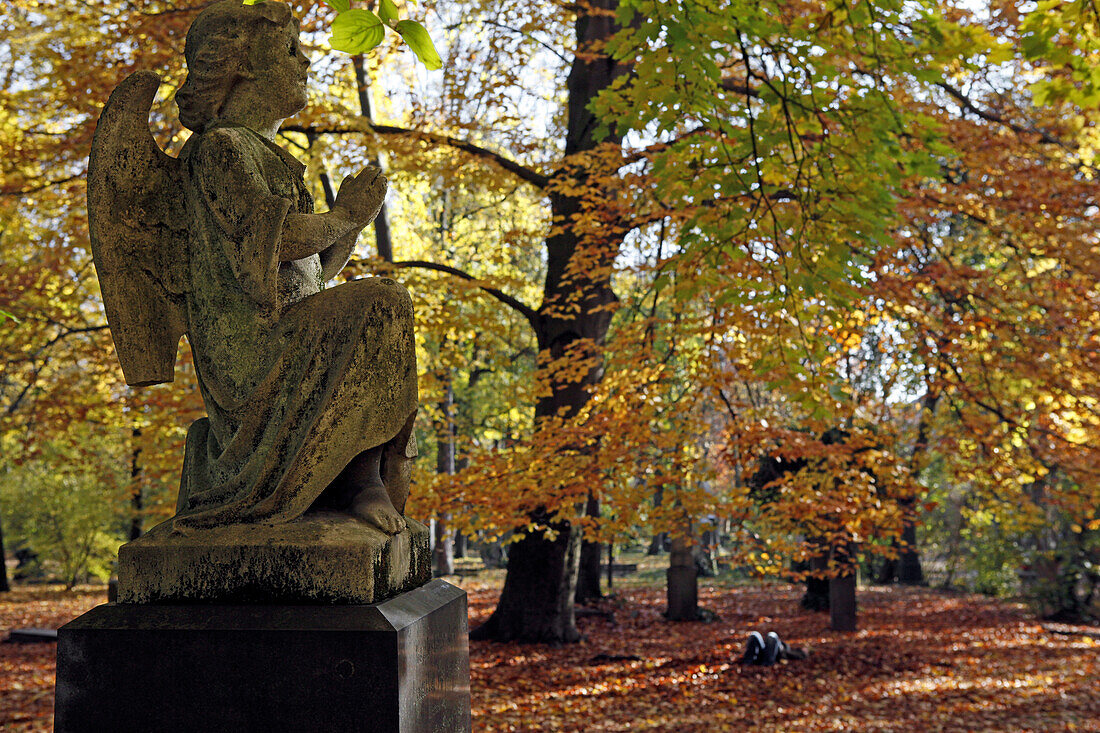 Grabfigur, Alter Nördlicher Friedhof, Maxvorstadt, München, Oberbayern, Bayern, Deutschland