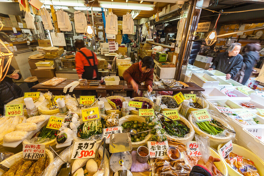 Geschäft für Pickles im Tsukiji Außenmarkt, Chuo-ku, Tokio, Japan