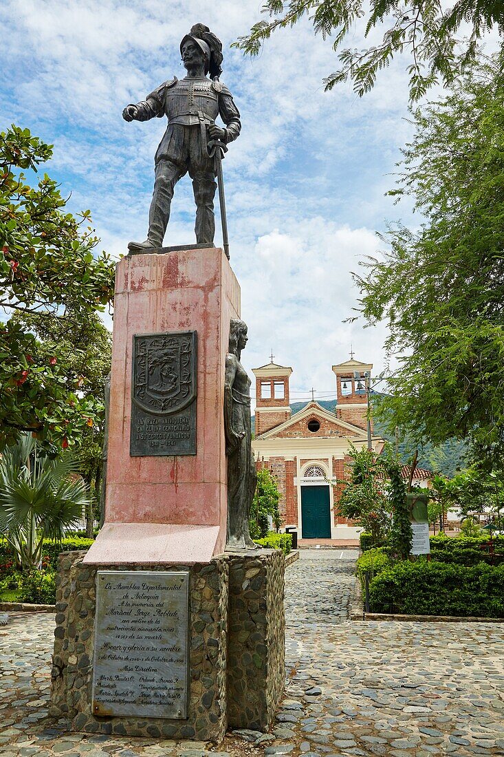 Denkmal der Ethnie, Mariscal Jorge Robledo Statue, Parque Martinez Pardo Park, Santa Fe de Antioquia, Departement Antioquia, Kolumbien.