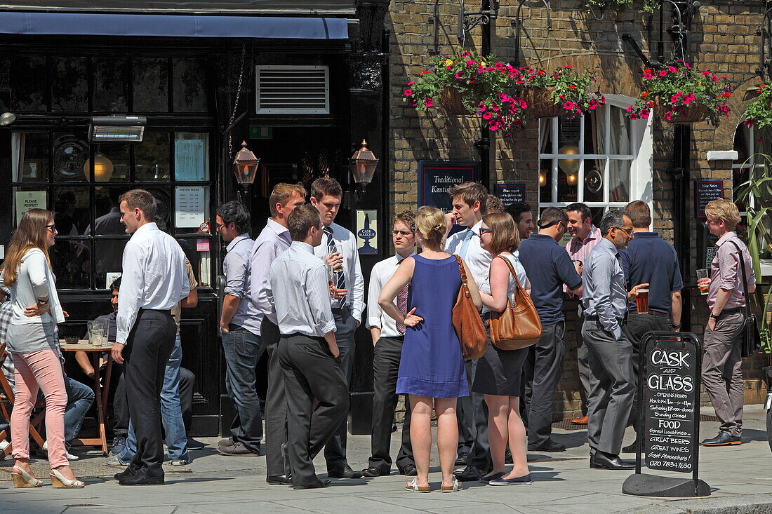 The Cask and Glass Pub, Victoria, City of Westminster, London, England