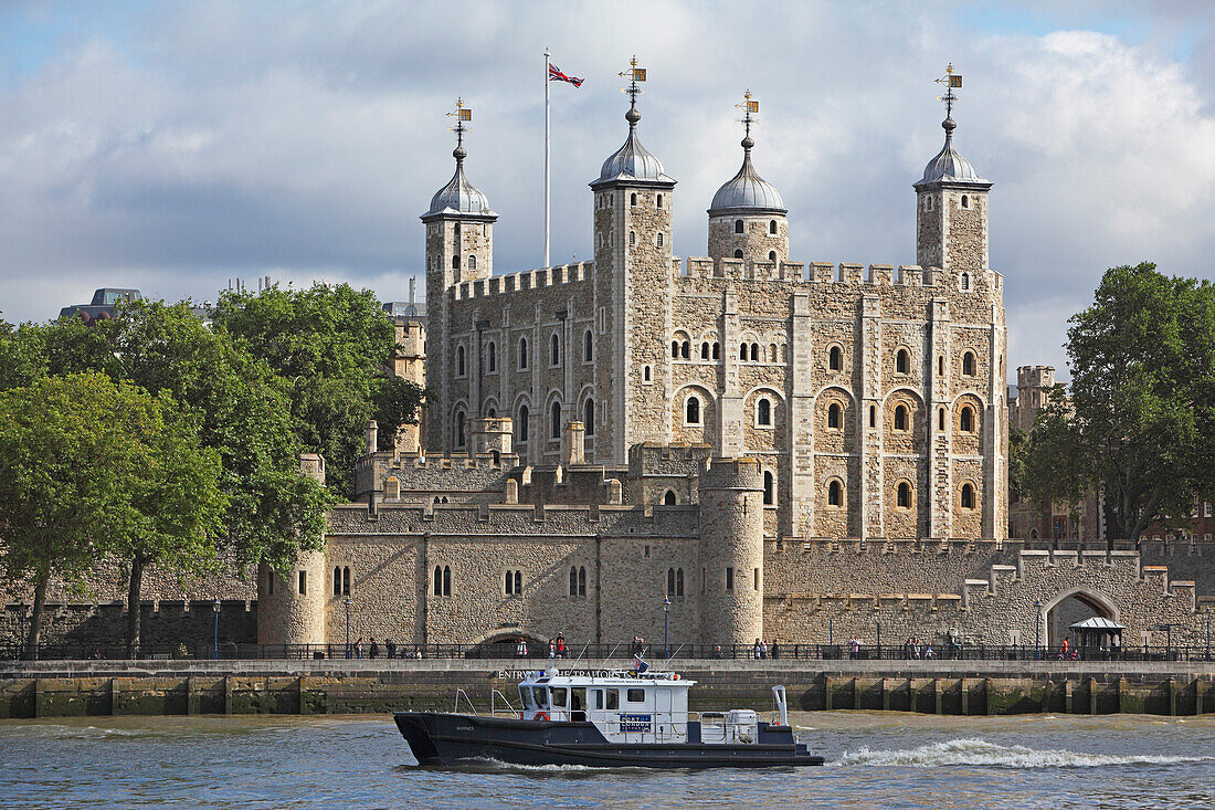 Themse und Tower of London, City of London, England