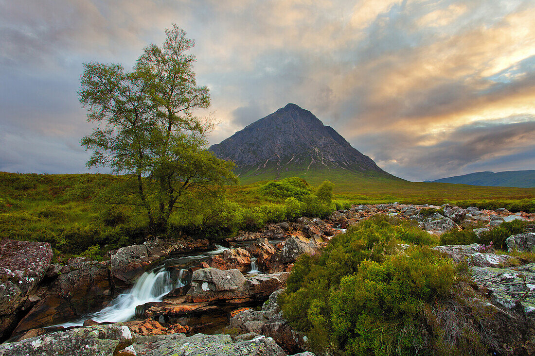 Sonnenuntergang, Fluss Coe, Glen Etive, Stob Dearg, Highlands, Schottland